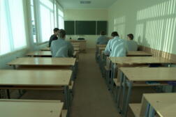 Парта ученическая со скамейкой