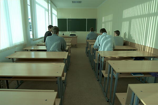 Парта ученическая со скамейкой