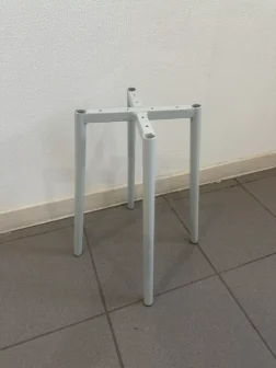 Металлический каркас табурета