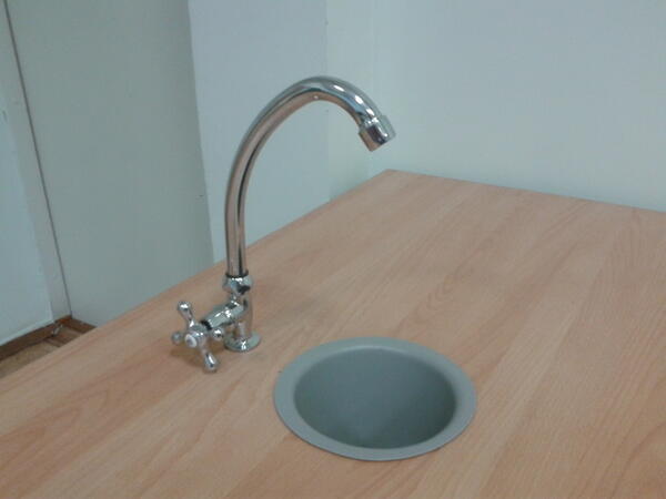 Кран для стола лабораторного