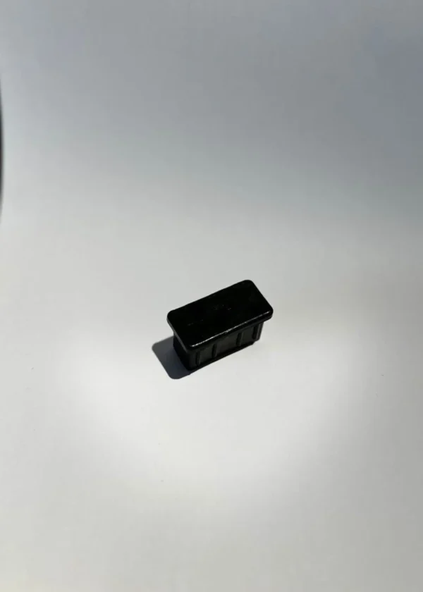 Заглушка пластиковая внутренняя 40х20-2