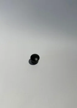 Заглушка пластиковая внутренняя D 18 мм 2